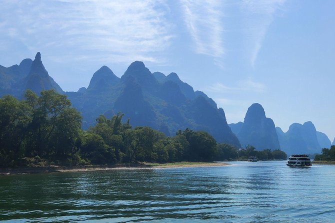 Guiling to Yangshou Full-Day Li-River Sightseeing Cruise