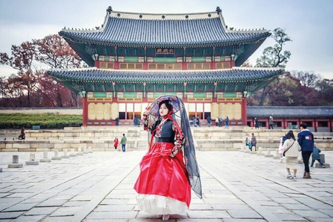 Gyeongbokgung Palace Hanbok Rental Experience Hanboknam (Only for Foreigners)