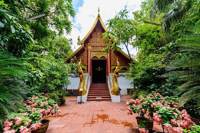Half Day Chiang Rai City Tour Including White Temple & Wat Phra Kaew