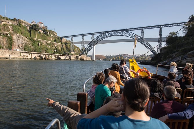 Half Day City Tour With Six Bridges Cruise and Wine Tasting