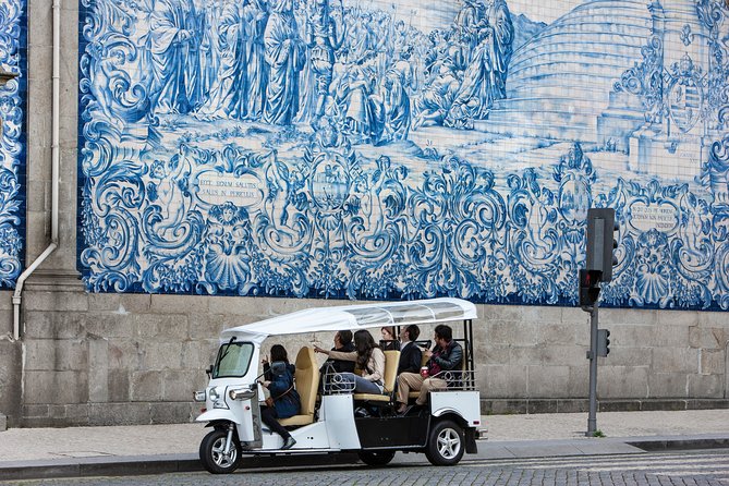 Half Day Private Tour of Historic Porto and Afurada Beach Village on a Tuk Tuk