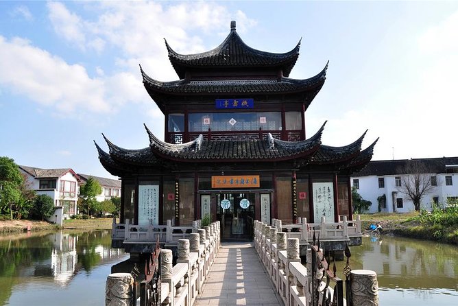 Half Day Private Tour to Zhaojialou Ancient Town With Lunch and Boat Ride
