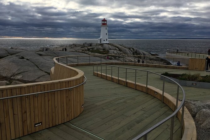 Half Day Small Group Tour in Peggys Cove and Titanic Cemetery