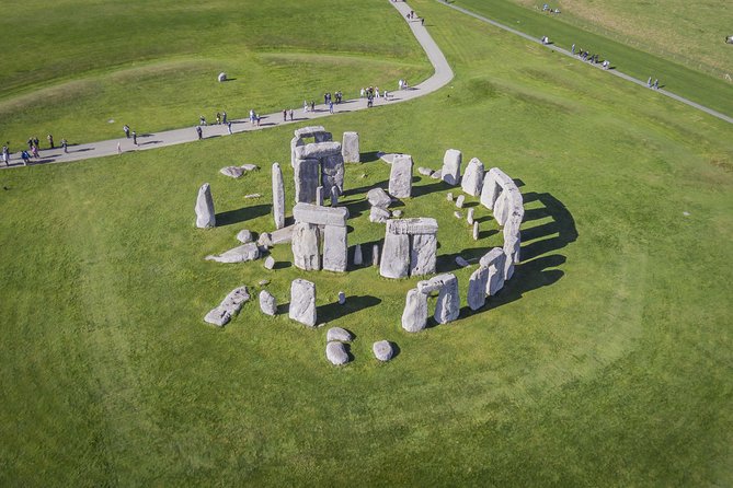 Half Day Stonehenge Trip by Coach With Admission