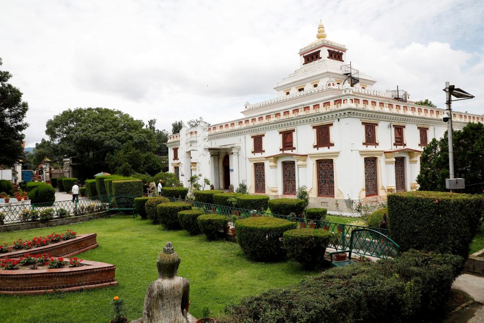 Half Day Swambhu & Chhauni Museum Tour