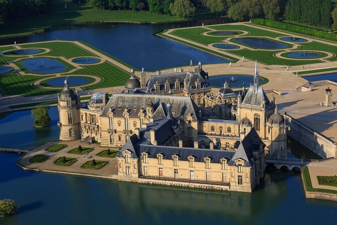 Half Day Trip: Paris to Castle of Chantilly, Museums and Park