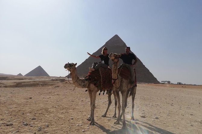 Half Daytour Pyramids of Giza Sphinx Including Camel Ride