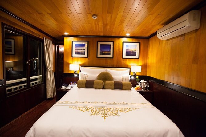 Halong Bay 2-Day Cruise With Limousine Pickup in Hanoi