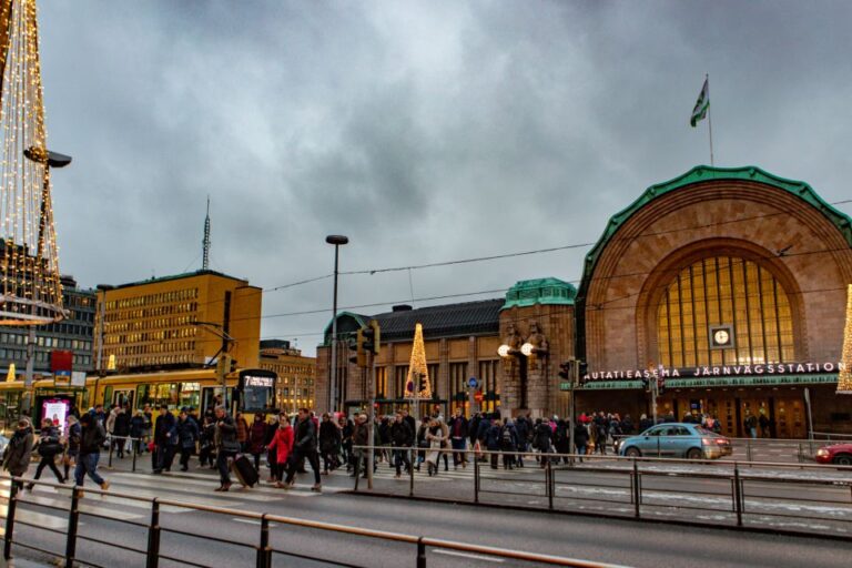 Helsinki: First Discovery Walk and Reading Walking Tour