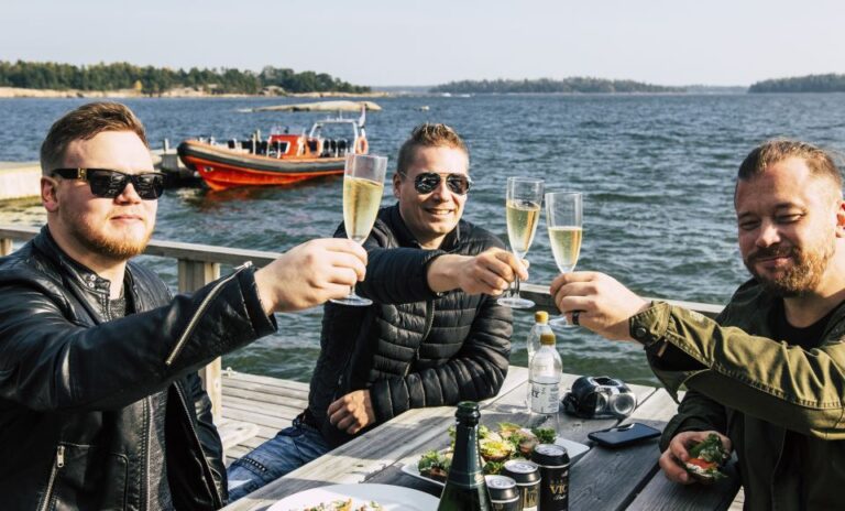 Helsinki: Helicopter and RIB Boat Adrenaline Combo Tour