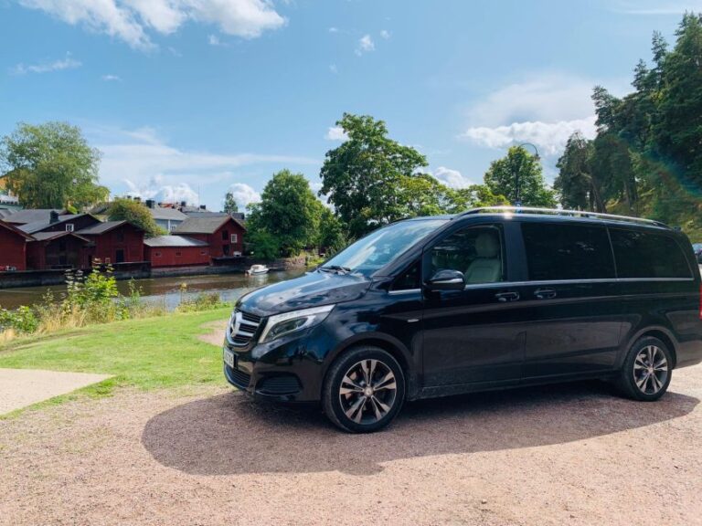 Helsinki: Helsinki & Porvoo Private City Tour by Luxury Car