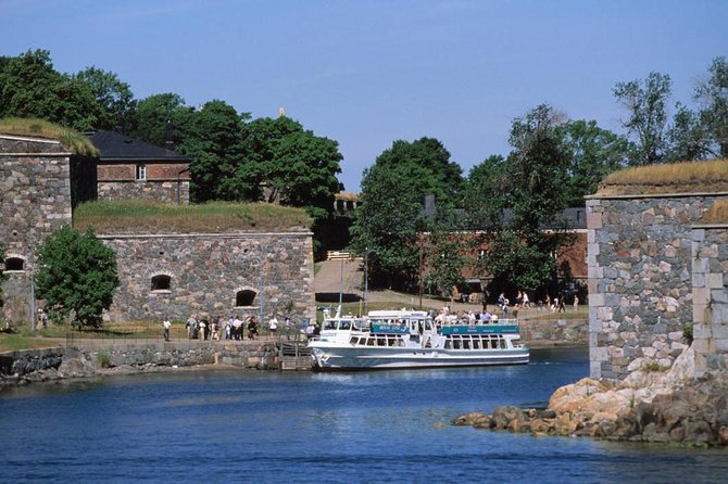 Helsinki Private City Tour Suomenlinna Fortress by VIP Car and Ferry
