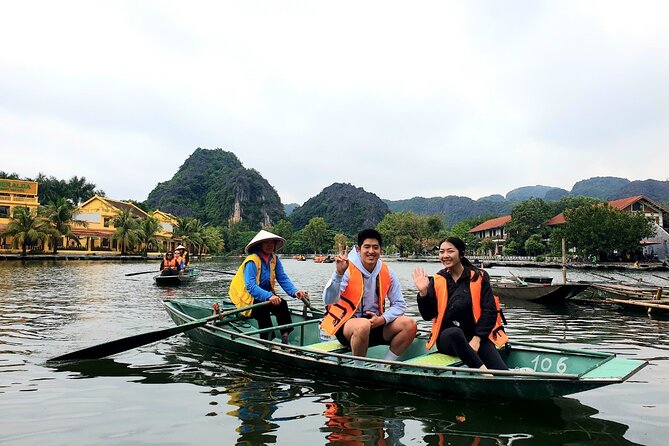 Highlight Ninh Binh Full Day Tour Tam Coc Boat, Mua Cave, Hoa Lu
