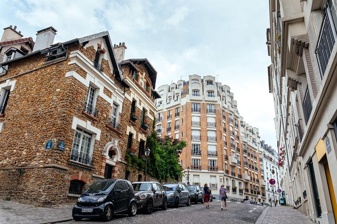 Highlights & Hidden Gems of Montmartre: Private City Tour
