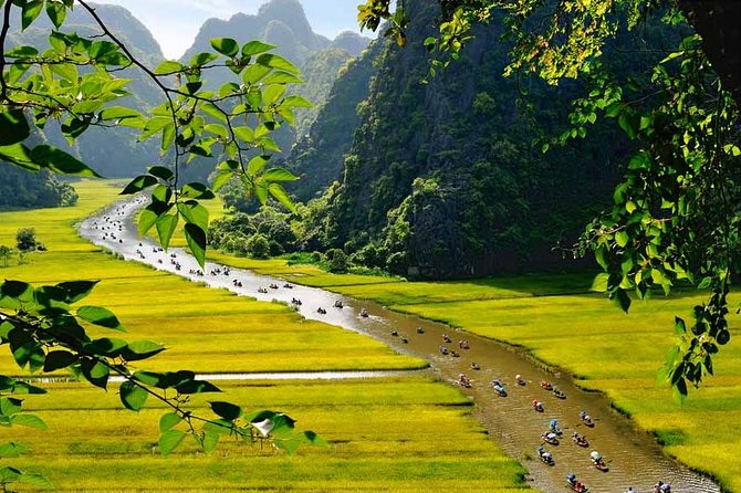 Hoa Lu – Tam Coc: Boat Trip and Bicycle Ride