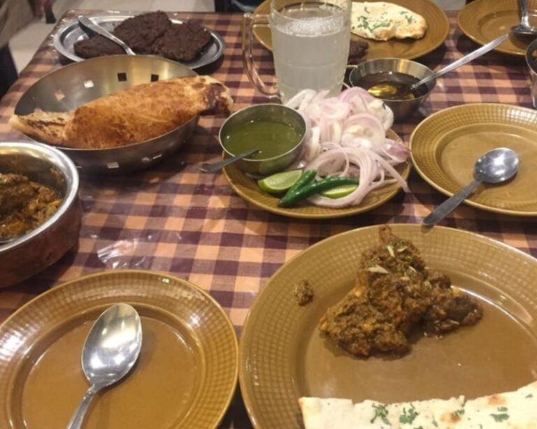Home Hosted Luch or Dinner by Indian Local Family