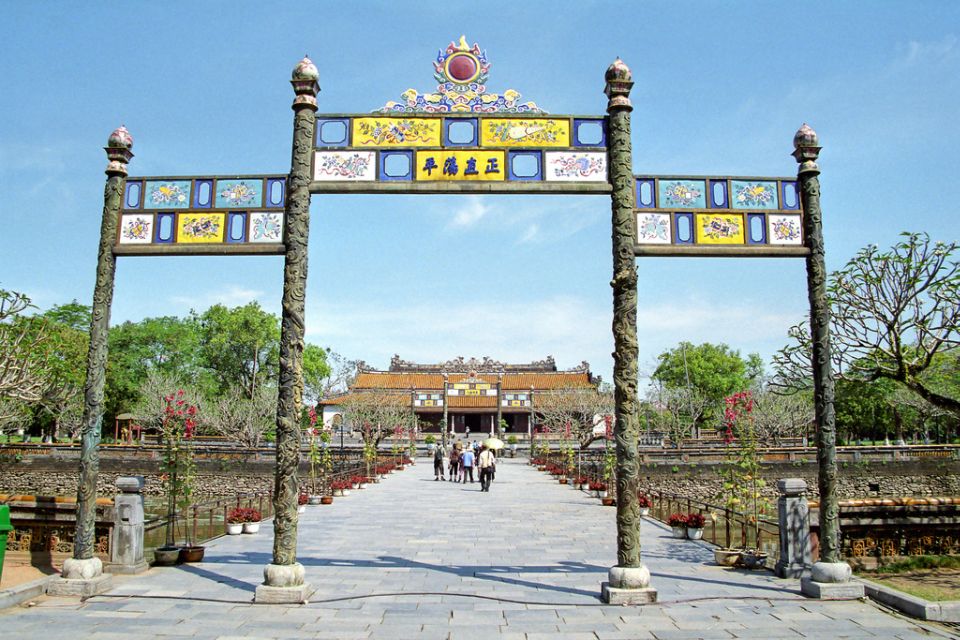 Hue Half-Day Tour With Boat Trip and Sightseeing