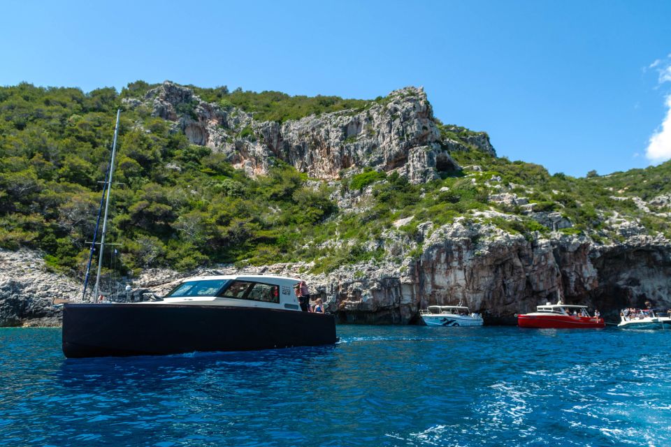 1 hvar speedboat snorkeling day trip with beaches blue cave Hvar: Speedboat Snorkeling Day Trip With Beaches & Blue Cave