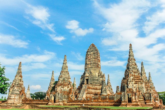 In English: Ayutthaya, the Ancient Capital of Siam