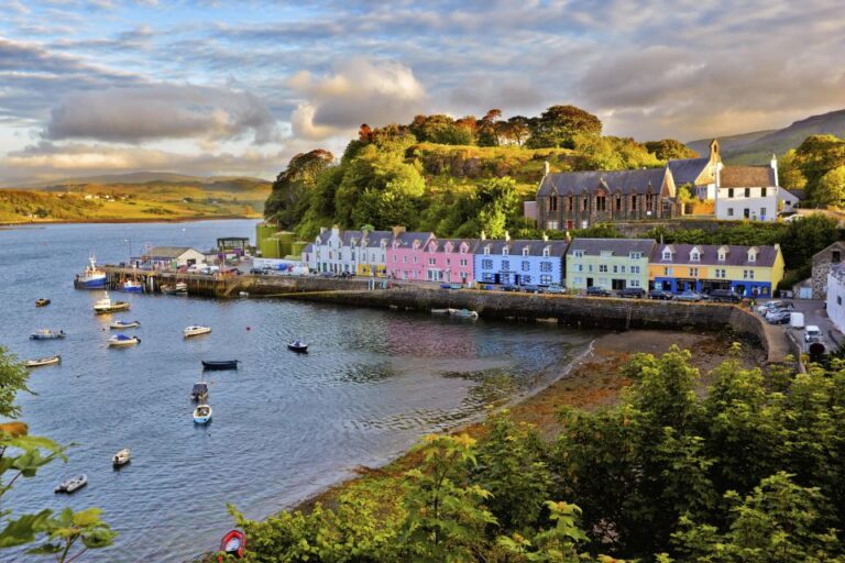 Inverness: 2-day Isle of Skye, Fairy Pools & Castles Tour