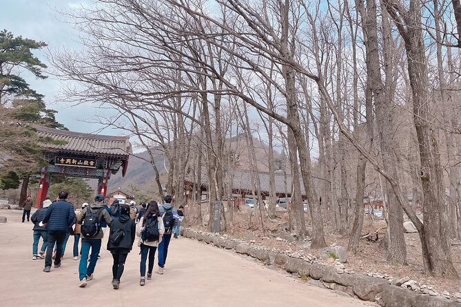 Inwangsan(Bugaksan) Hiking Along A Cultural Heritage