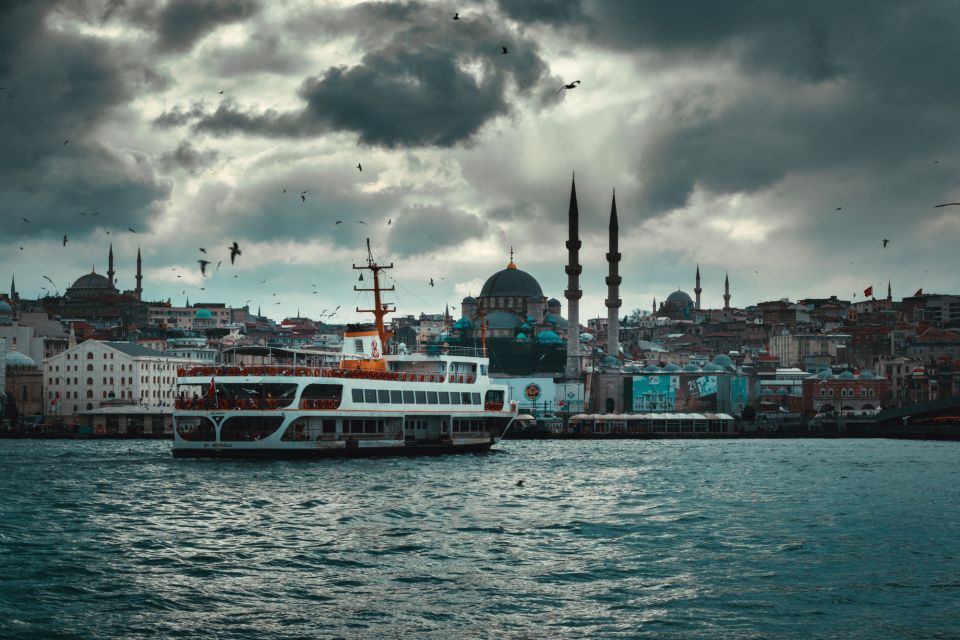 Istanbul: Highlights Self Guided Scavenger Hunt & Tour