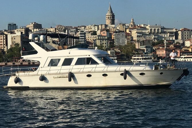 Istanbul Luxury Private Yacht Tour – 2 Hours