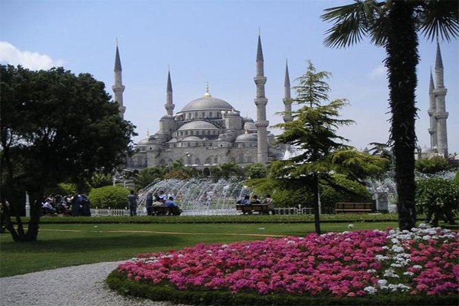 1 istanbul old city tour blue mosque hagia sophiatopkapi museum and grand bazzar Istanbul Old City Tour Blue Mosque, Hagia Sophia,Topkapi Museum and Grand Bazzar