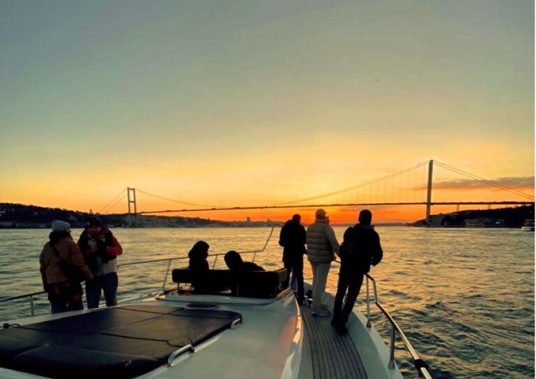 Istanbul: Small Group Sunset Cruise on Luxury Yacht