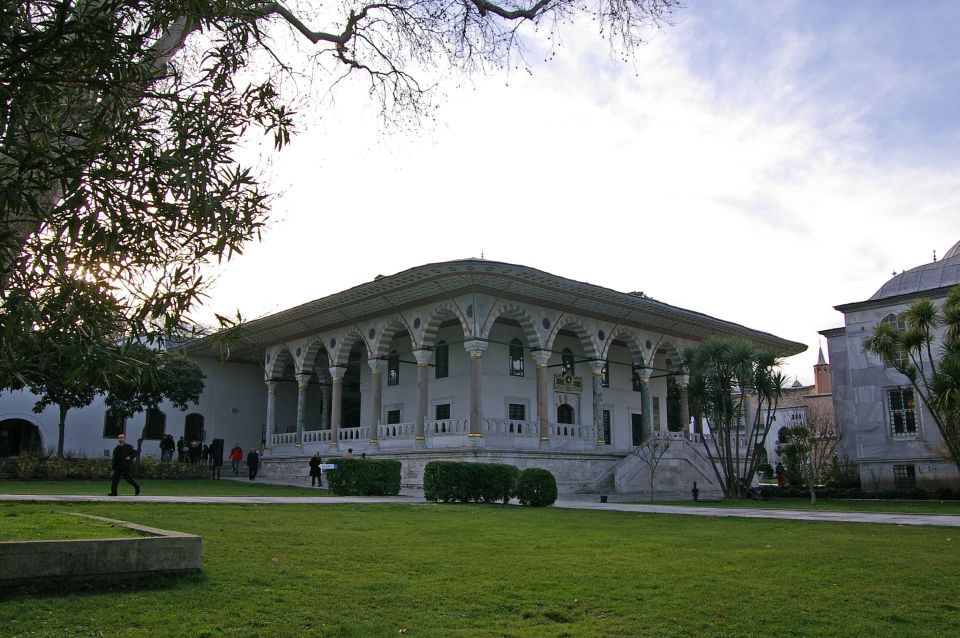 1 istanbul topkapi palace guided tour and skip the line Istanbul: Topkapi Palace Guided Tour and Skip The Line