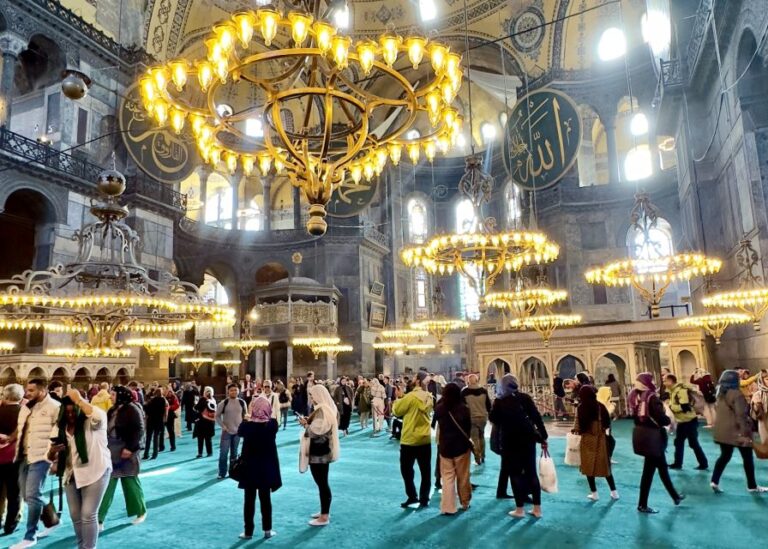Istanbul: Topkapi Palace & Harem and Blue Mosque Guided Tour