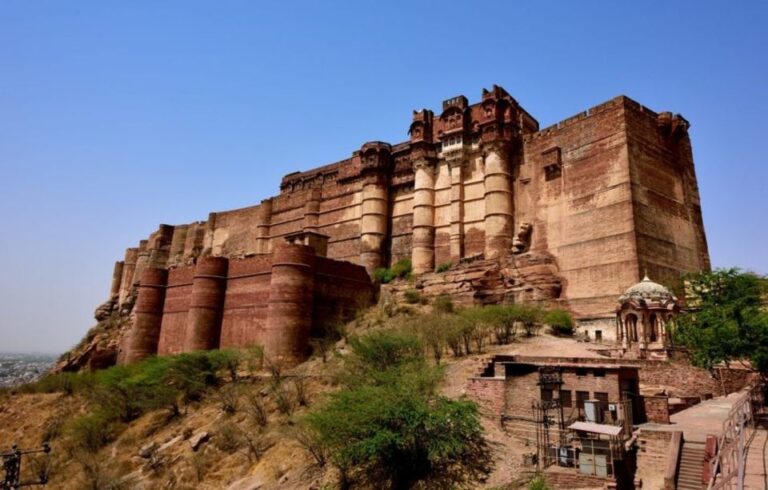 Jodhpur: Mehrangarh Fort & Jaswant Thada Guided Tour