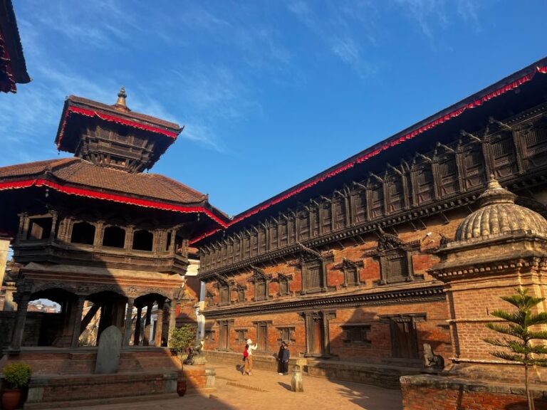 Kathmandu: Nagarkot Sunrise and Bhaktapur Sightseeing Tour