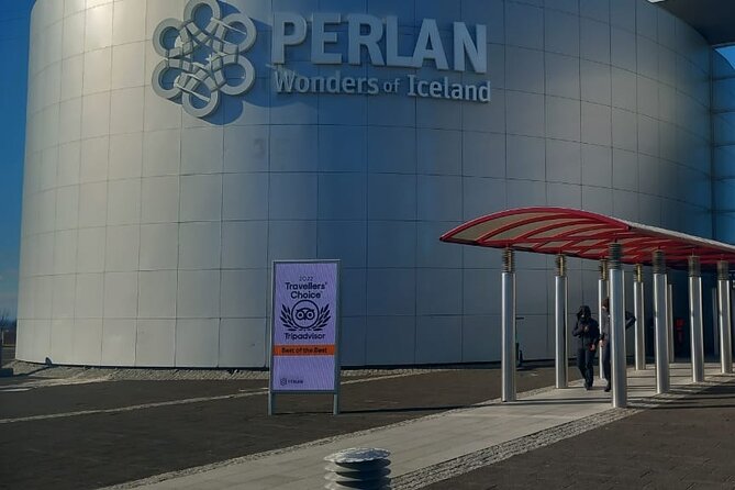Keflavik International Airport Private Transfer To/From Reykjavik
