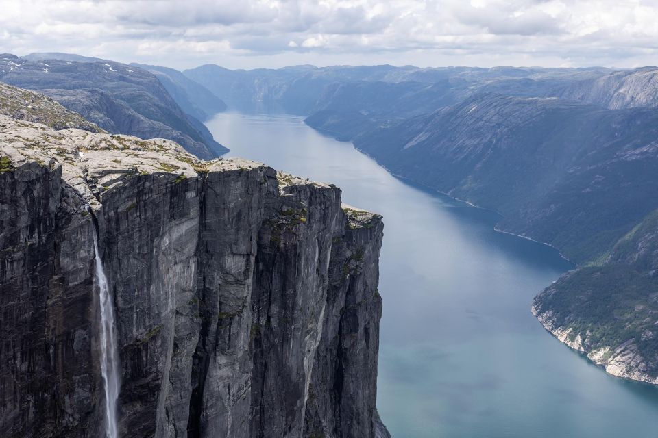 1 kjerag summer hike Kjerag: Summer Hike