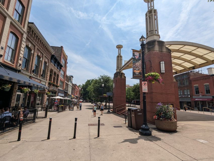 Knoxville: Self-Guided Scavenger Hunt Walking Tour