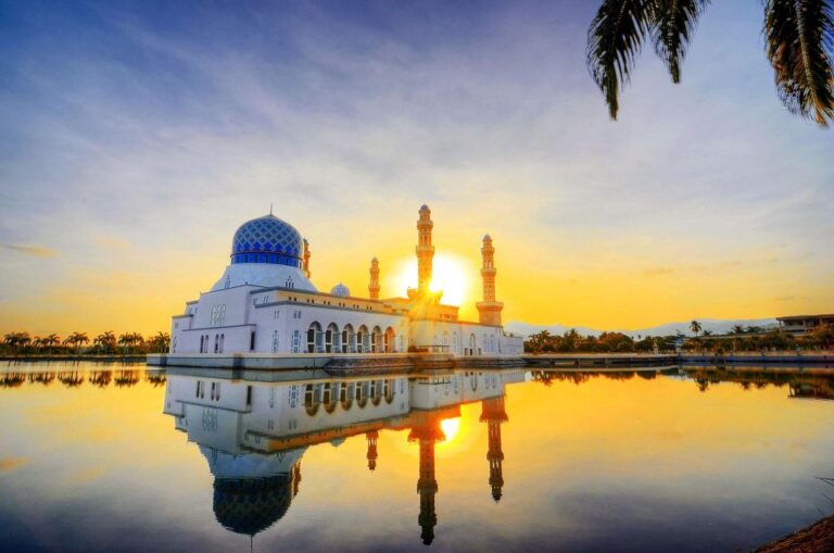Kota Kinabalu: Discover the Beauty of the City Private Tour
