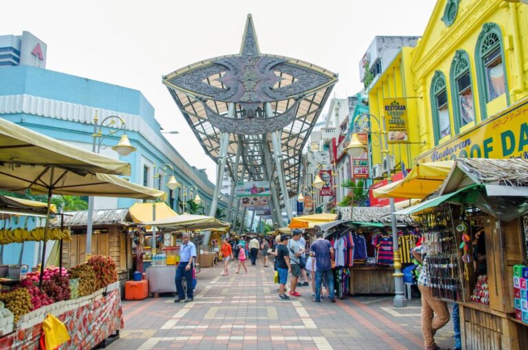 Kuala Lumpur: Street Market Exploration & Shopping Tour