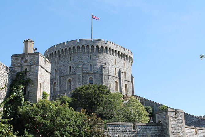 Layover Windsor Tour From LHR: Executive Luxurious Vehicle Private Tour