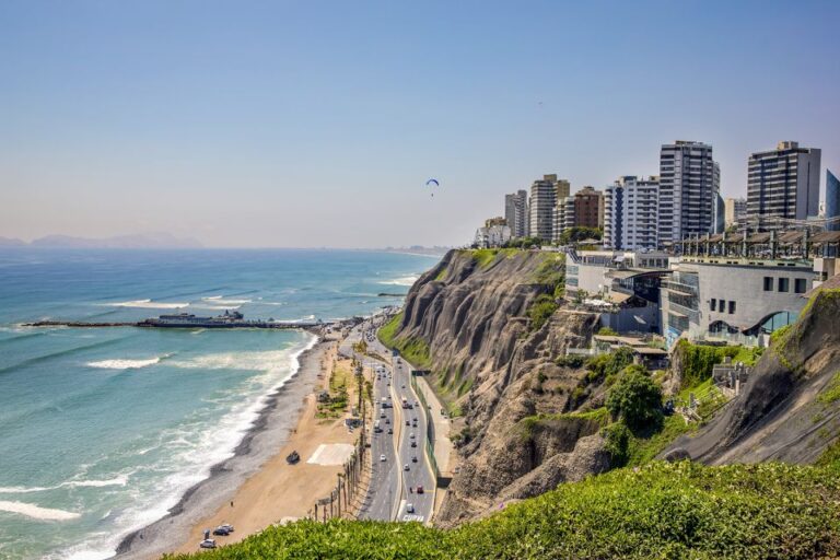 Lima: Barranco and Pachacamac Ruins Guided Tour