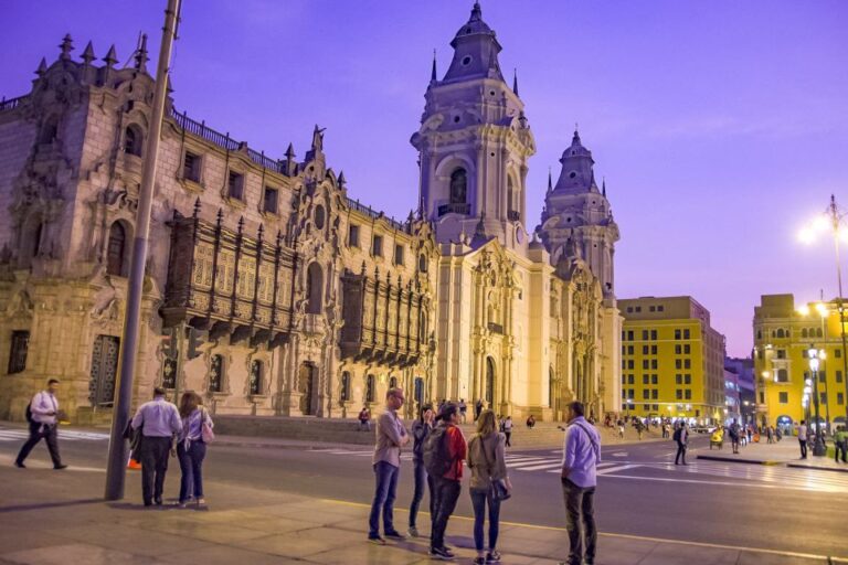 Lima: Historic Center Street Food & Old Taverns Experience