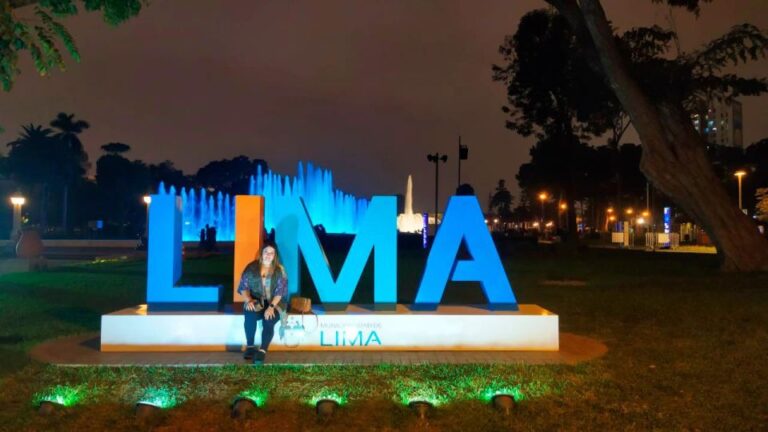 Lima: Magic Water Circuit Tour W/ Transfer & Ticket
