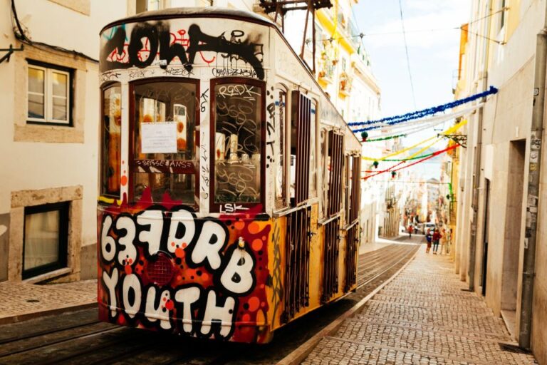 Lisbon: 1.5-Hour Private Kick-Start Tour With a Local