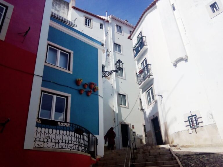 Lisbon: Alfama, Mouraria Neighborhood Walking Tour