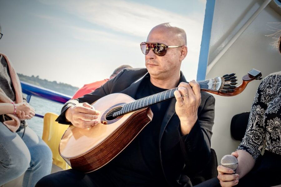 Lisbon: Boat Cruise With Live Fado Performance and a Drink