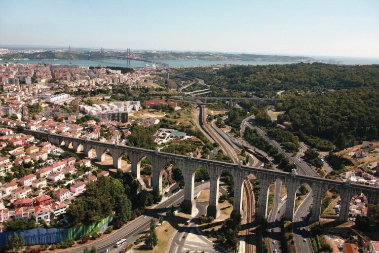 Lisbon: Layover Tour With Pickup and Dropoff up to You