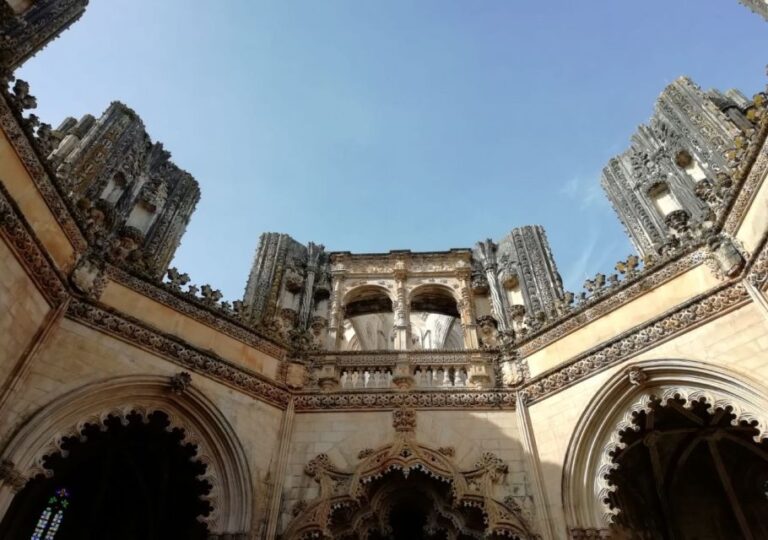 Lisbon: Private Guided Tour of Tomar, Batalha, and Alcobaça