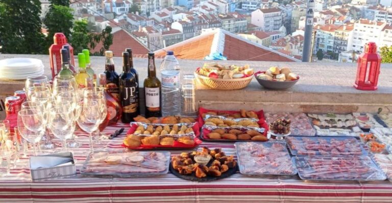 Lisbon: Private Highlights Tuk-Tuk Tour With Tapas and Wine