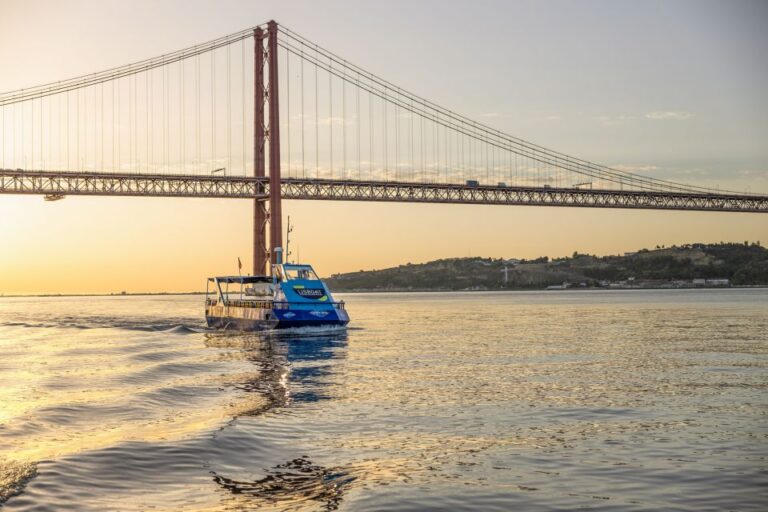 Lisbon: Sunset Cruise With Live DJ and Drinks