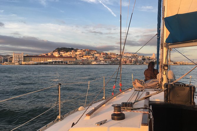 Lisbon Sunset Sensations on a Private Sailing Boat With Wine&Snacks